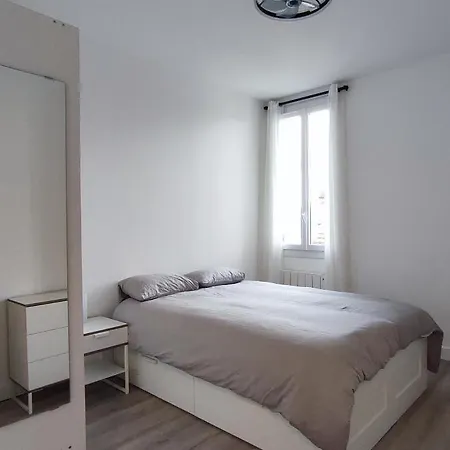Apartment La Vie En Blanc Et Noir Maisons-Laffitte